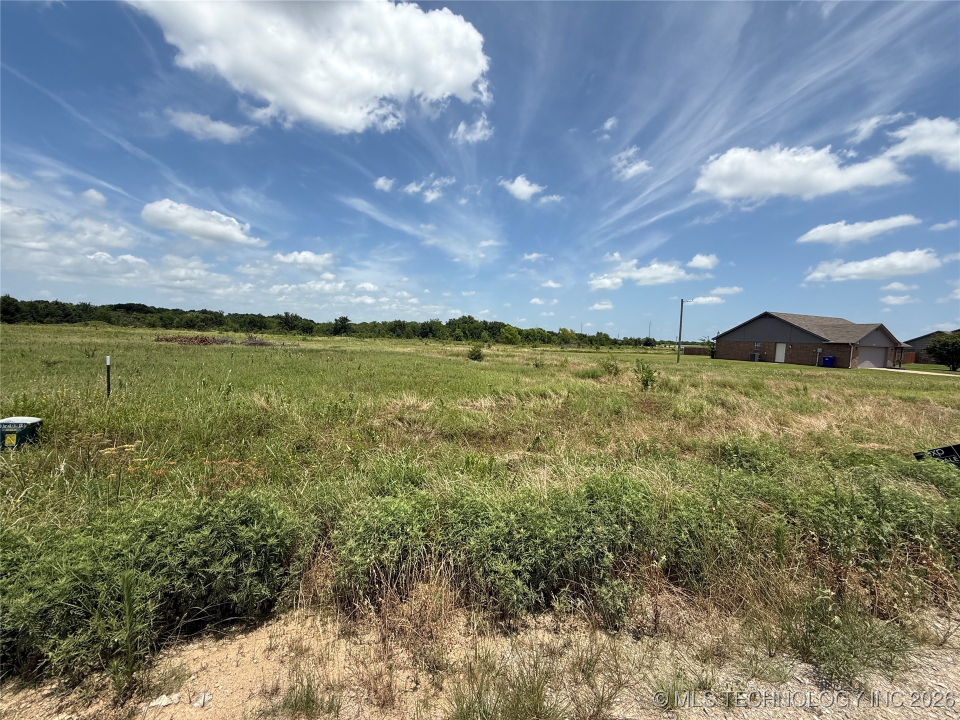 180 Michael Avenue Property Photo 5