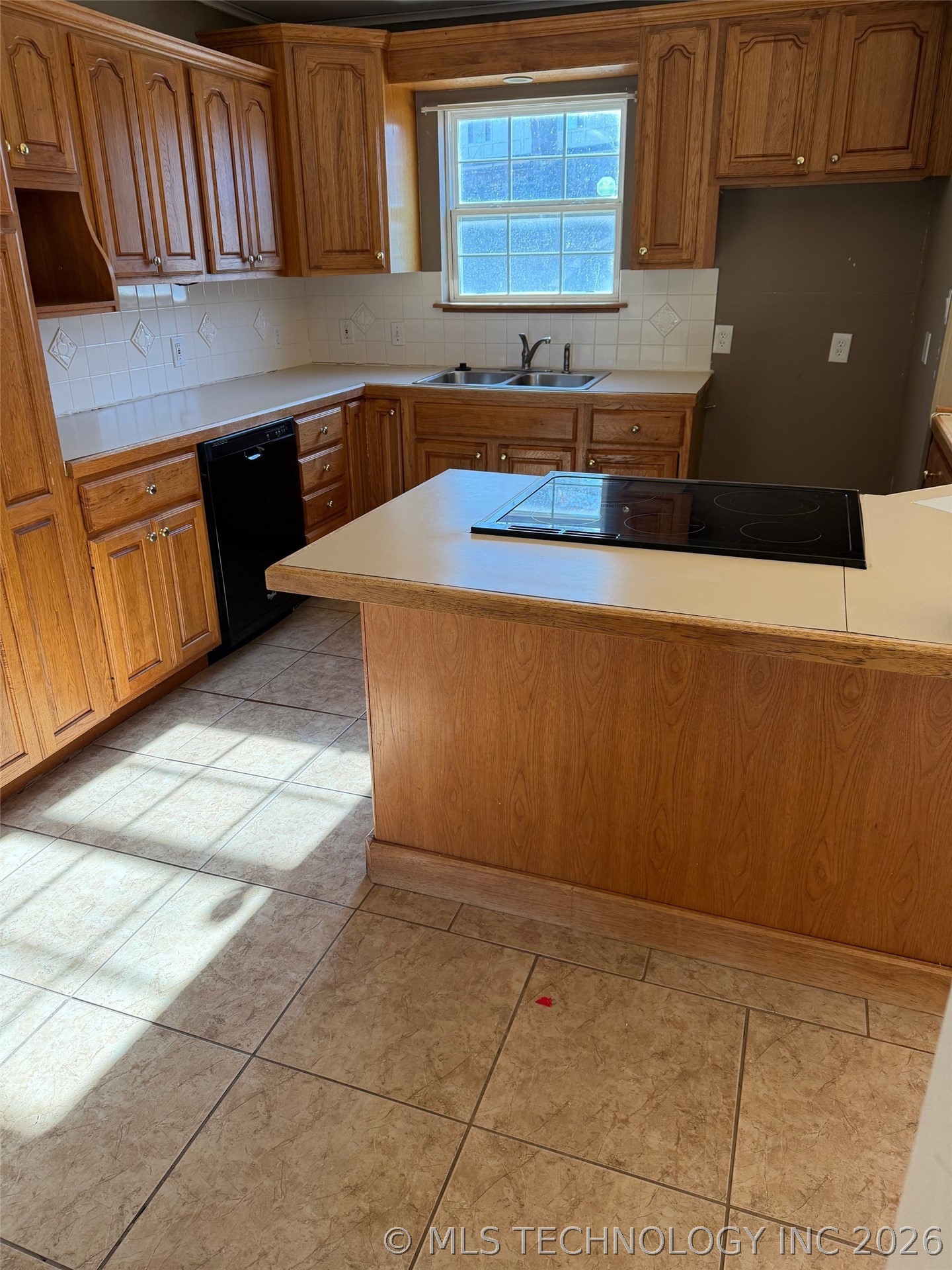 5716 S 80th East Avenue Property Photo 15