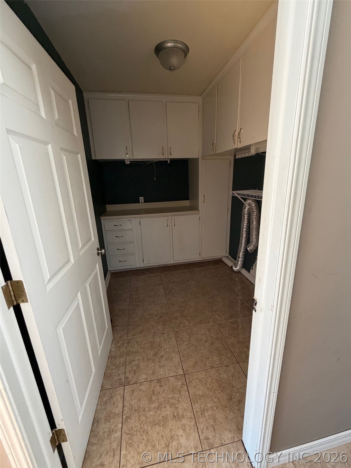 5716 S 80th East Avenue Property Photo 23