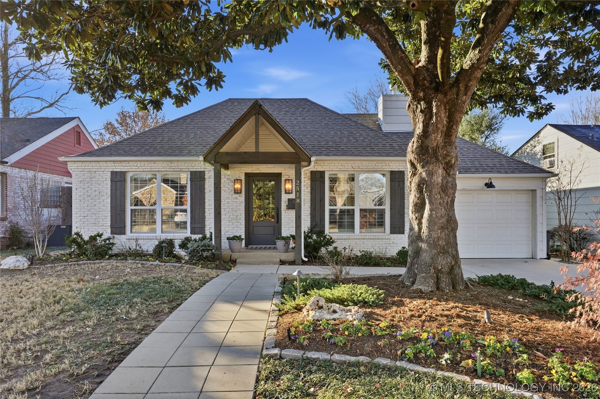 2518 E 17th Street Property Photo 1