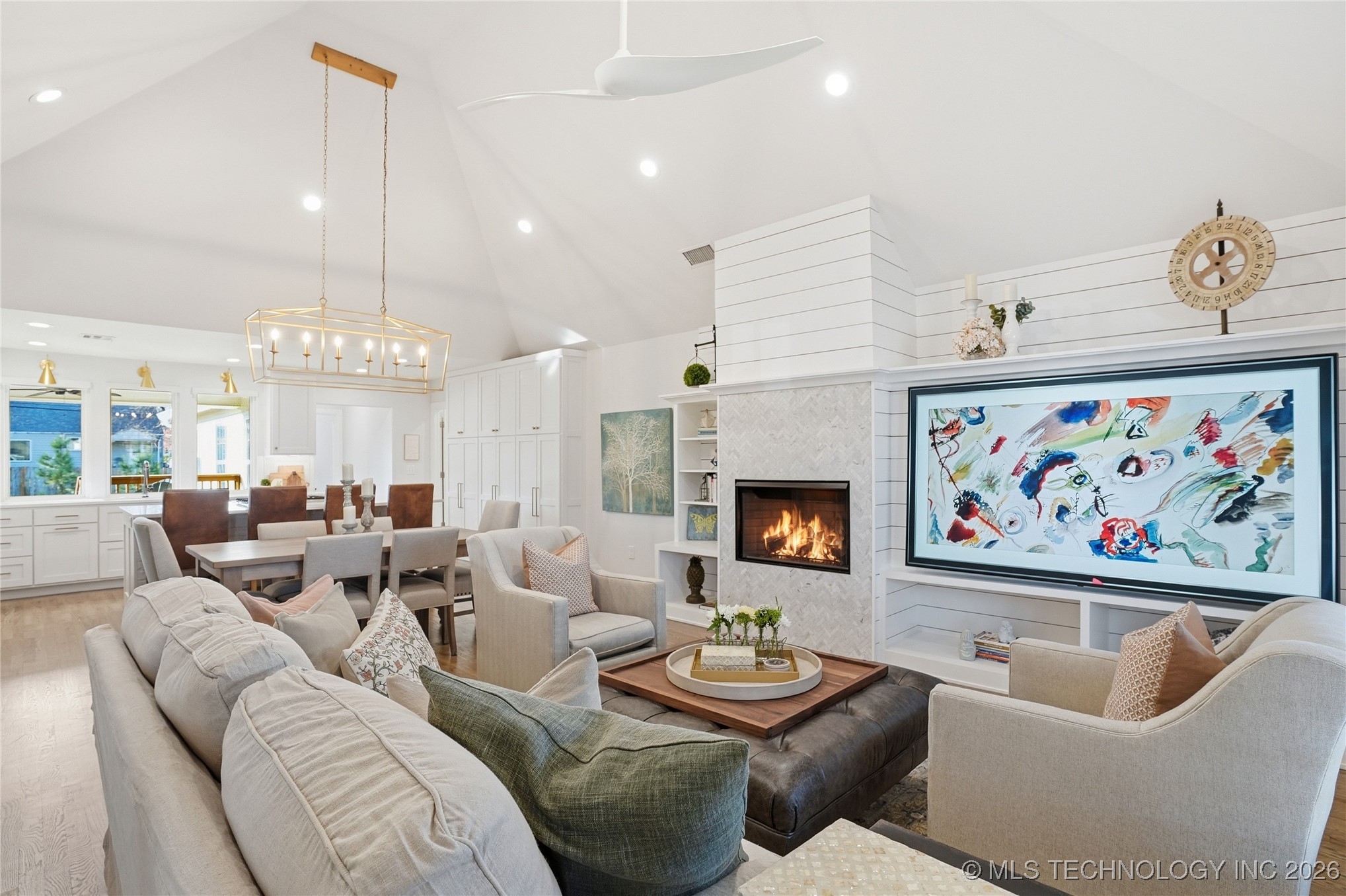 2518 E 17th Street Property Photo 6