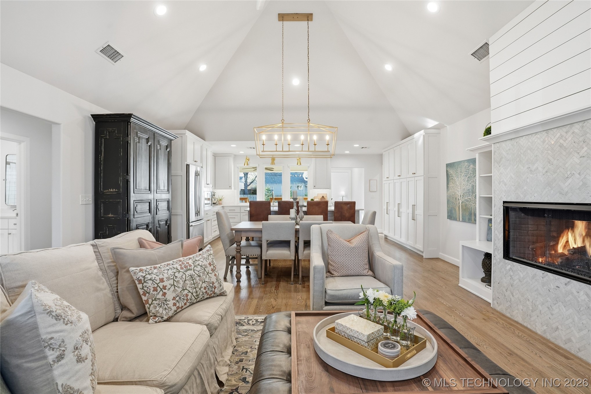 2518 E 17th Street Property Photo 7