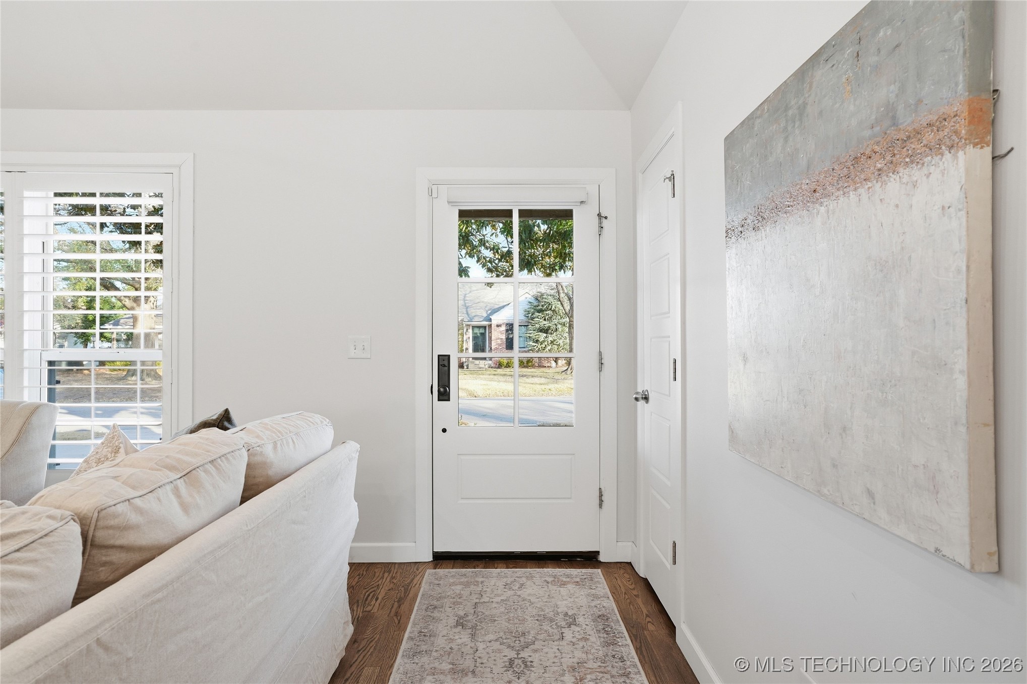 2518 E 17th Street Property Photo 9