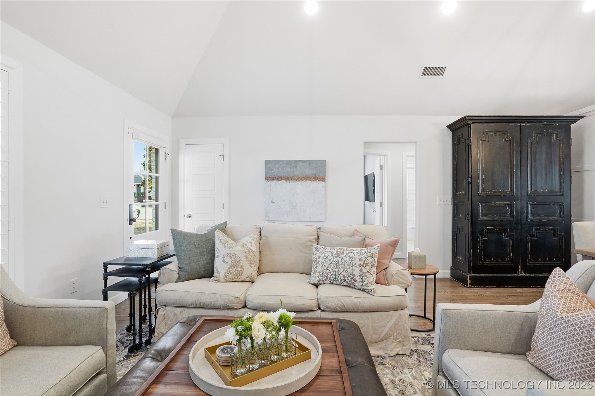 2518 E 17th Street Property Photo 14