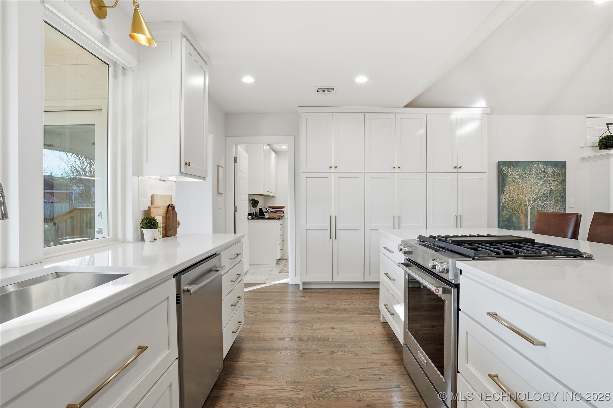 2518 E 17th Street Property Photo 21