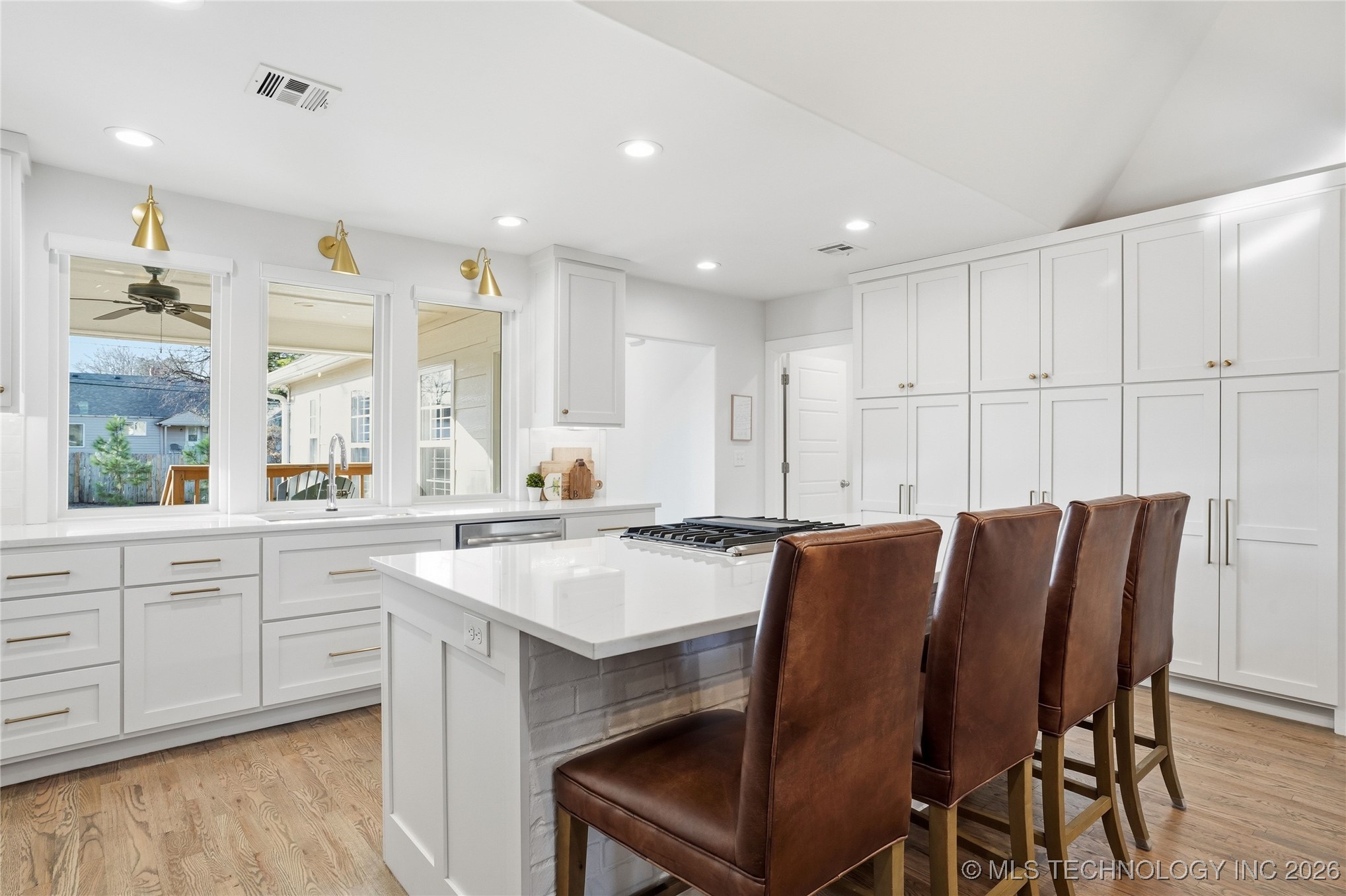 2518 E 17th Street Property Photo 24