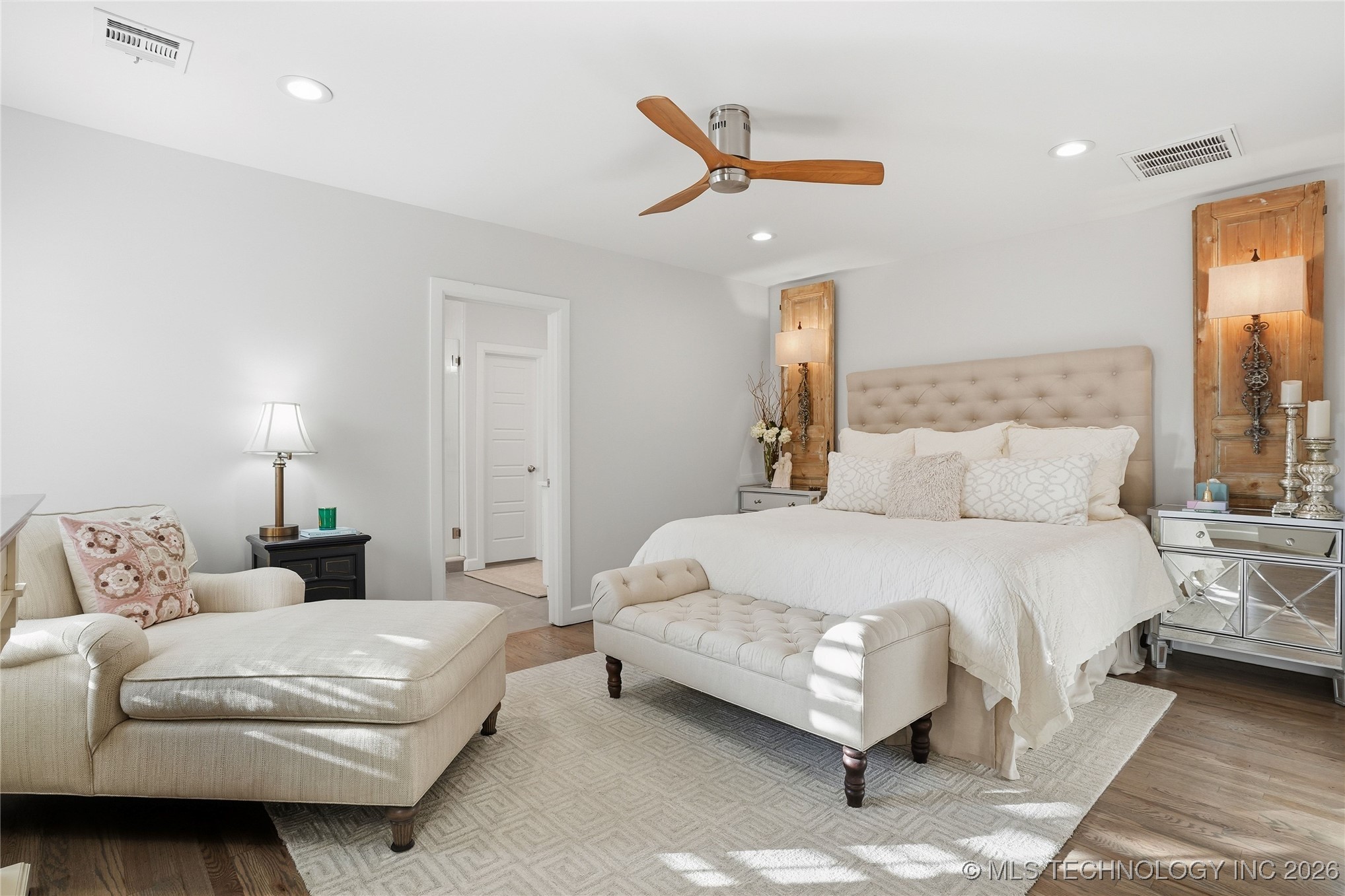 2518 E 17th Street Property Photo 27