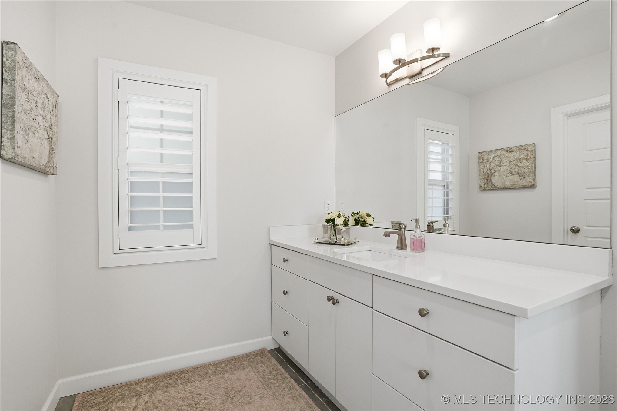 2518 E 17th Street Property Photo 32