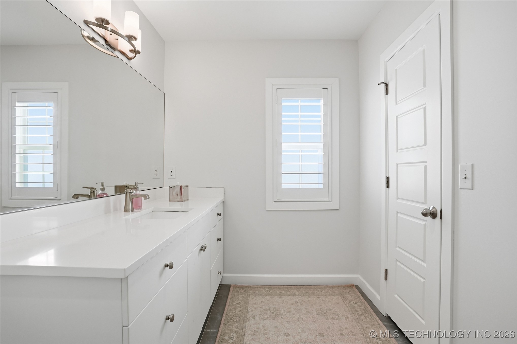 2518 E 17th Street Property Photo 34