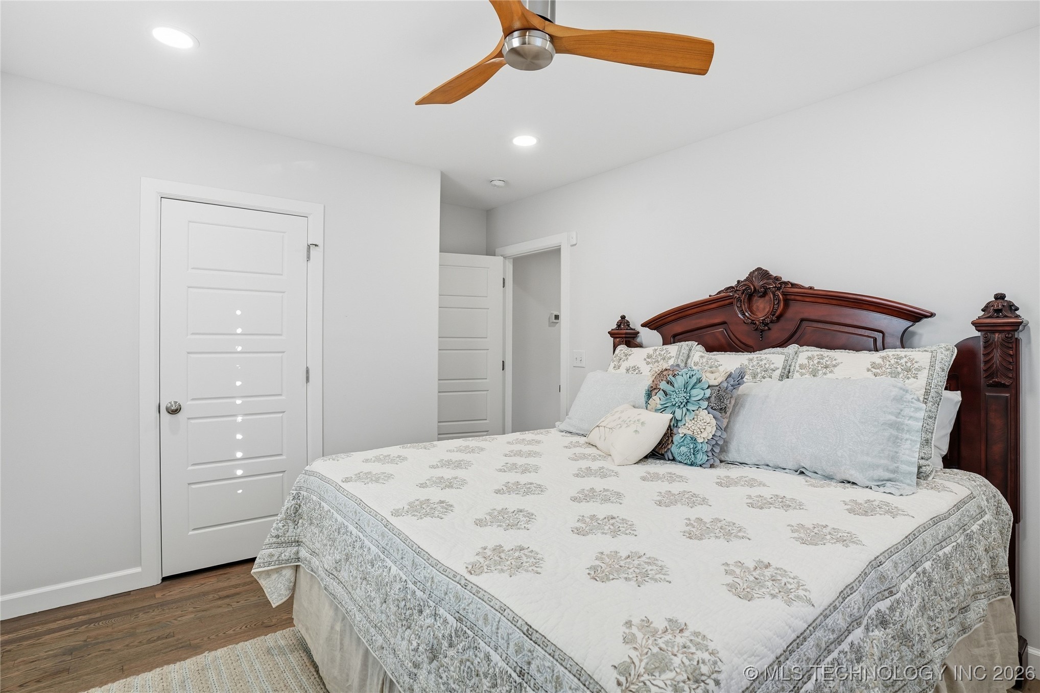 2518 E 17th Street Property Photo 44