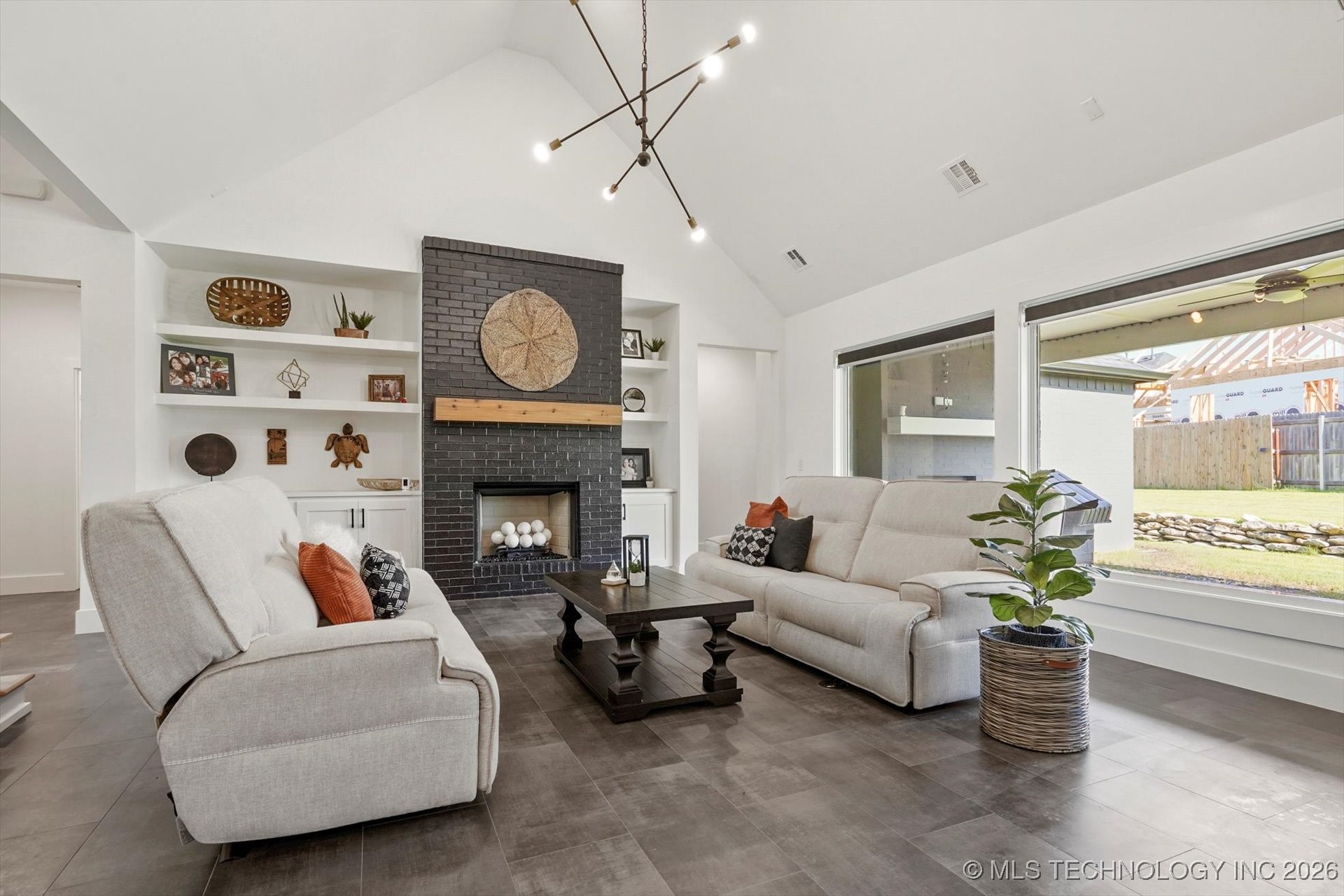 2035 E 138th Place S Property Photo 5