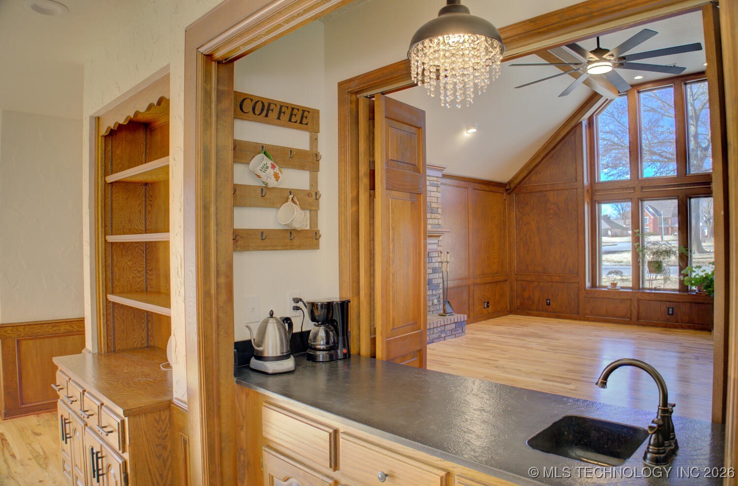 8637 S 73rd East Avenue Property Photo 16