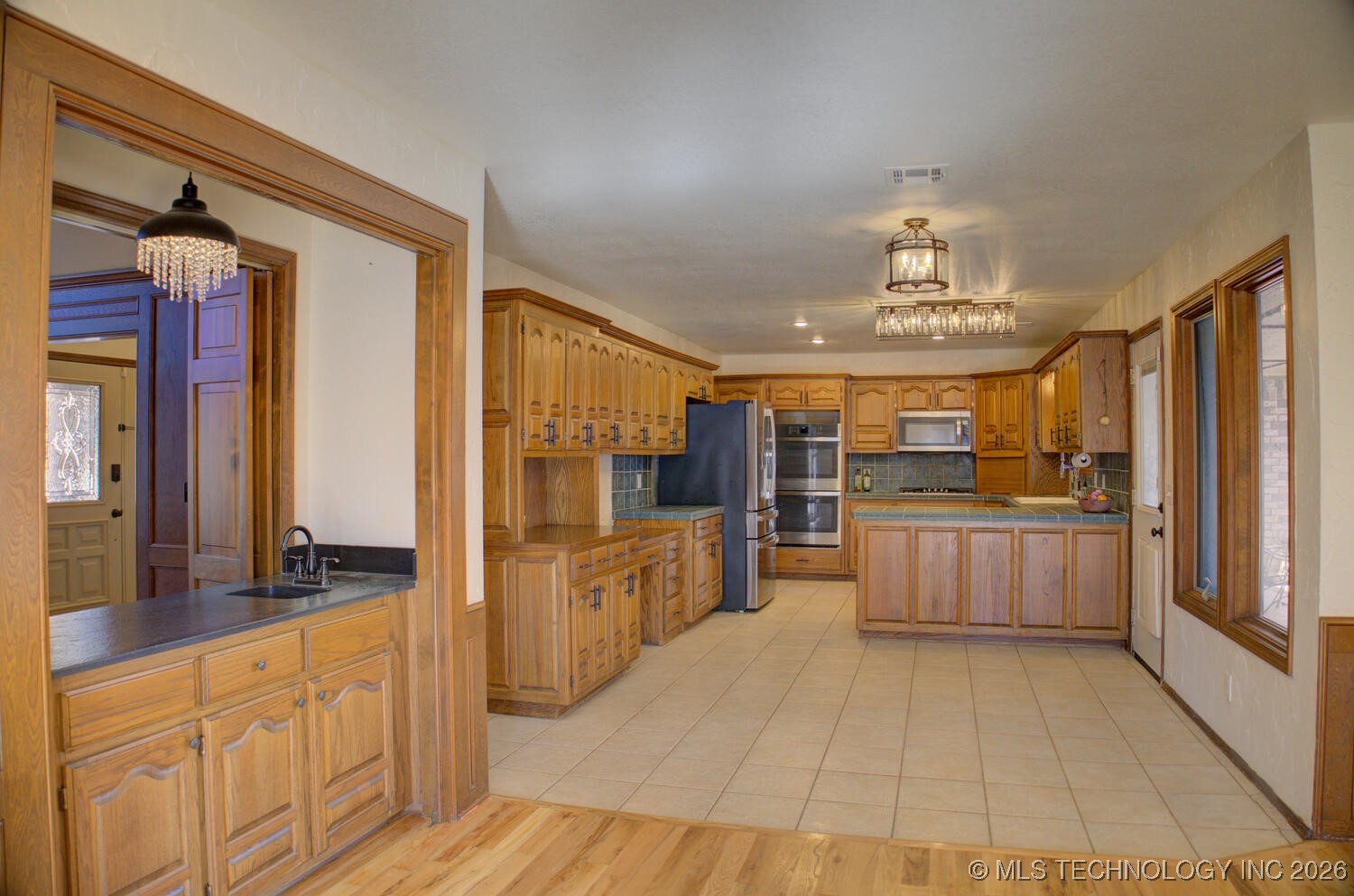 8637 S 73rd East Avenue Property Photo 22