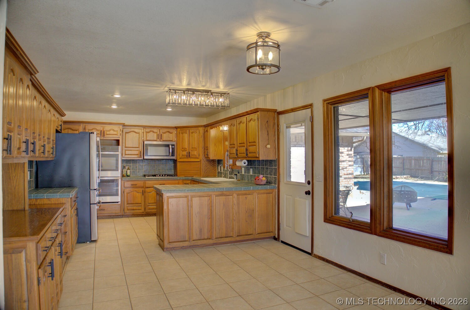 8637 S 73rd East Avenue Property Photo 23