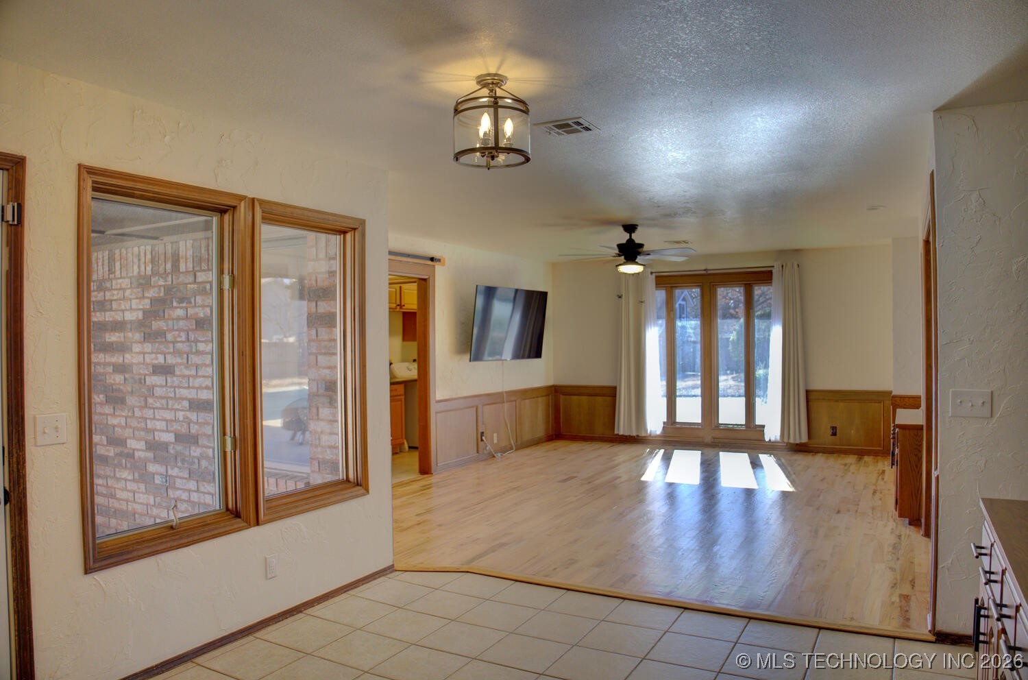 8637 S 73rd East Avenue Property Photo 25