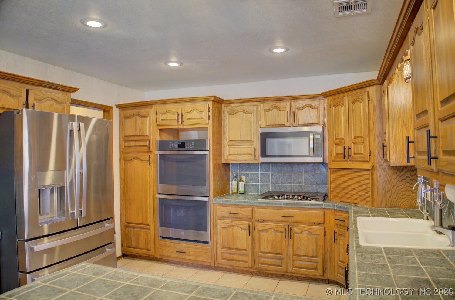 8637 S 73rd East Avenue Property Photo 28