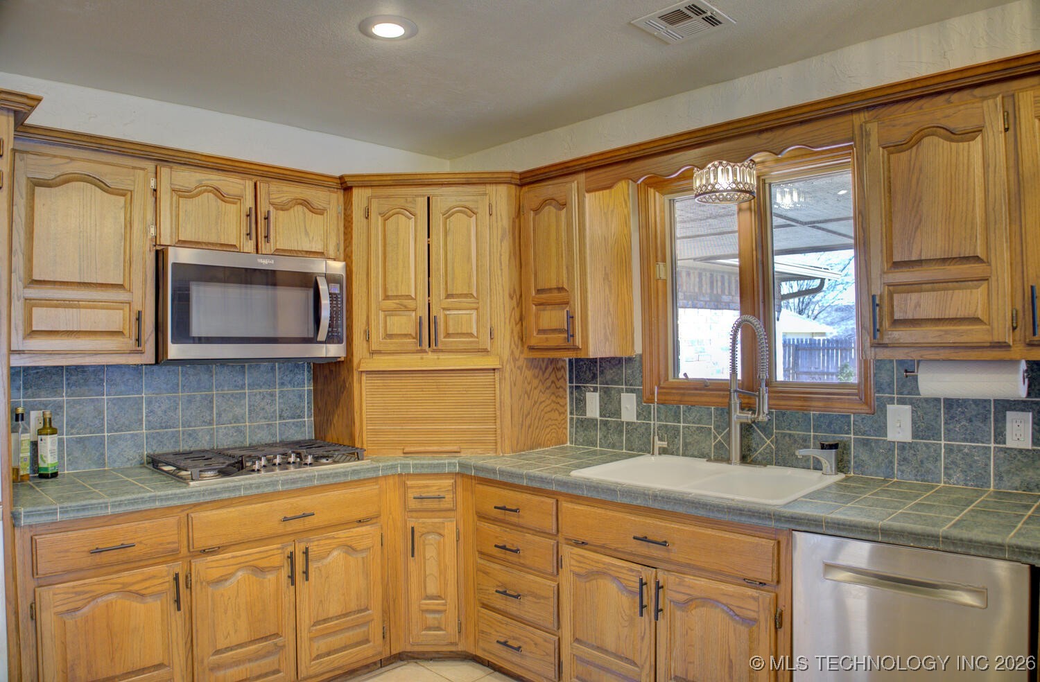 8637 S 73rd East Avenue Property Photo 29