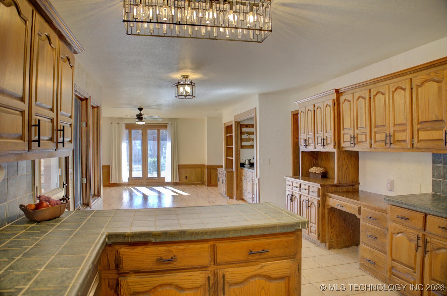 8637 S 73rd East Avenue Property Photo 32