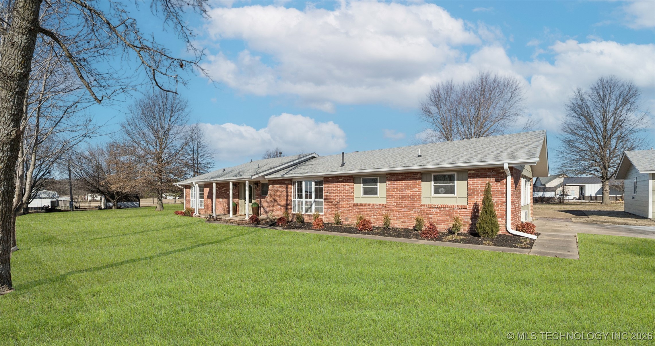 15303 E 440 Road Property Photo 2