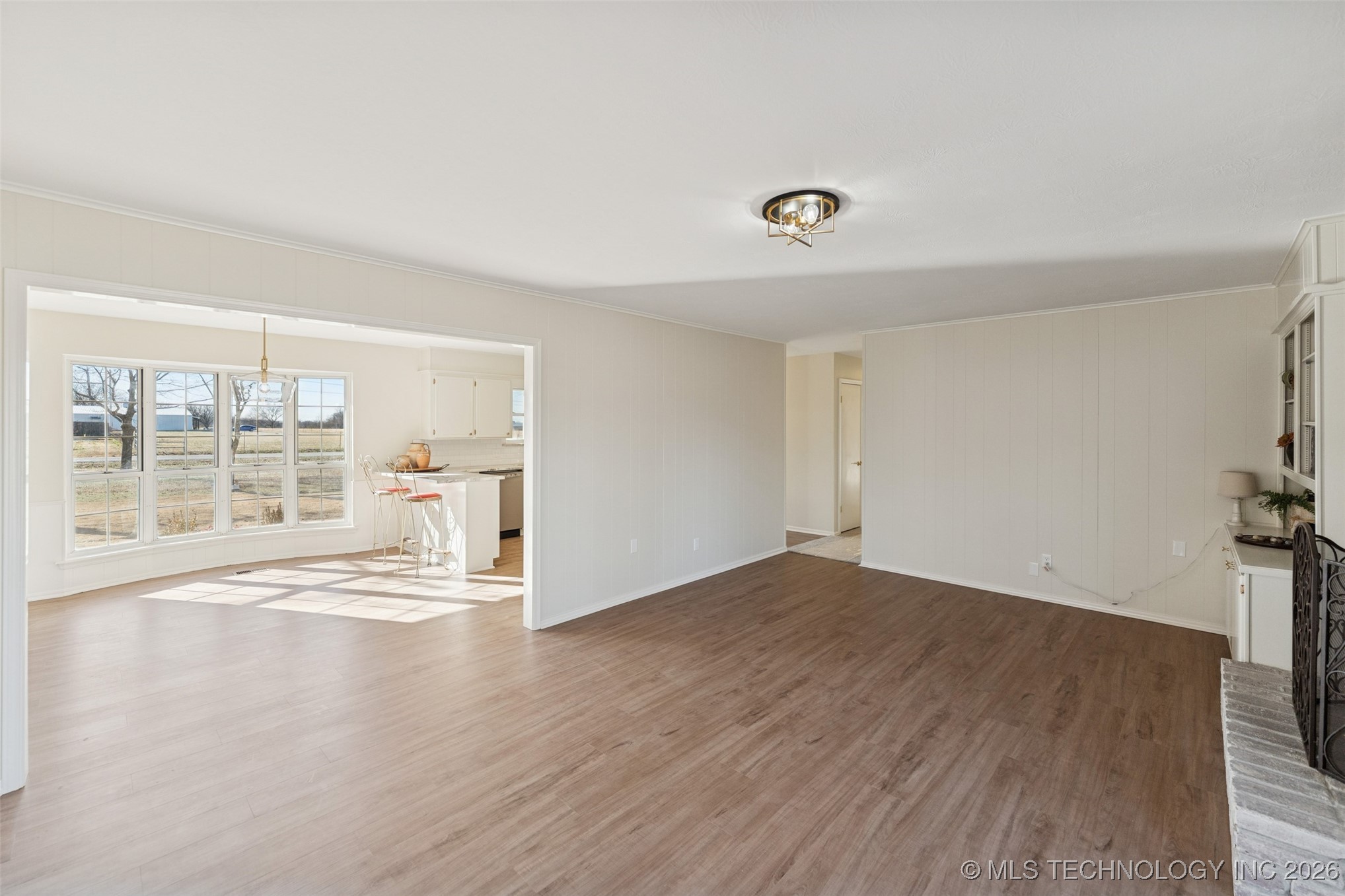 15303 E 440 Road Property Photo 9