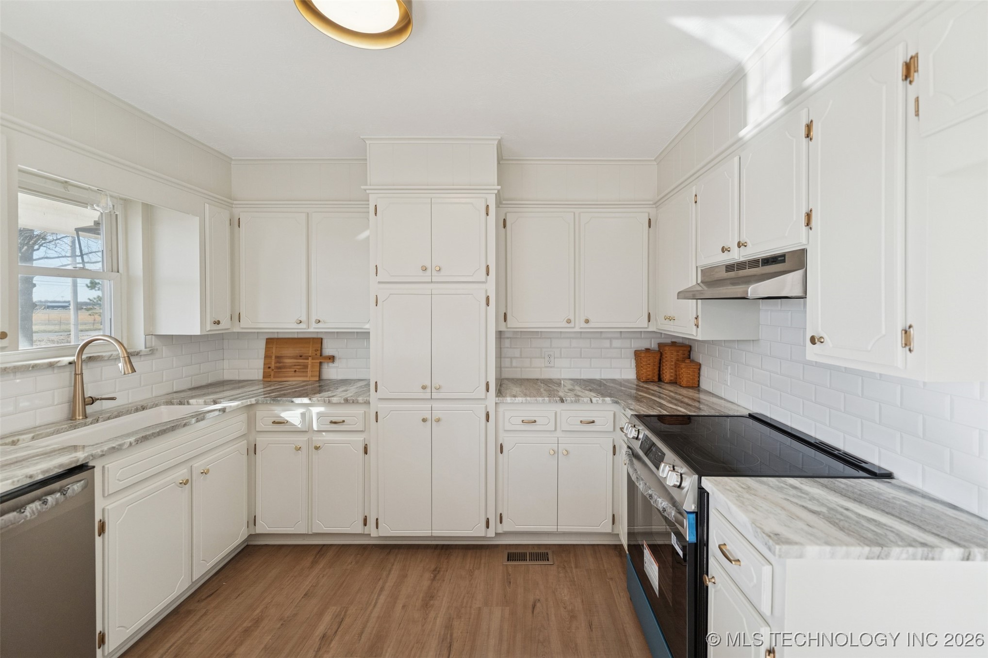 15303 E 440 Road Property Photo 17