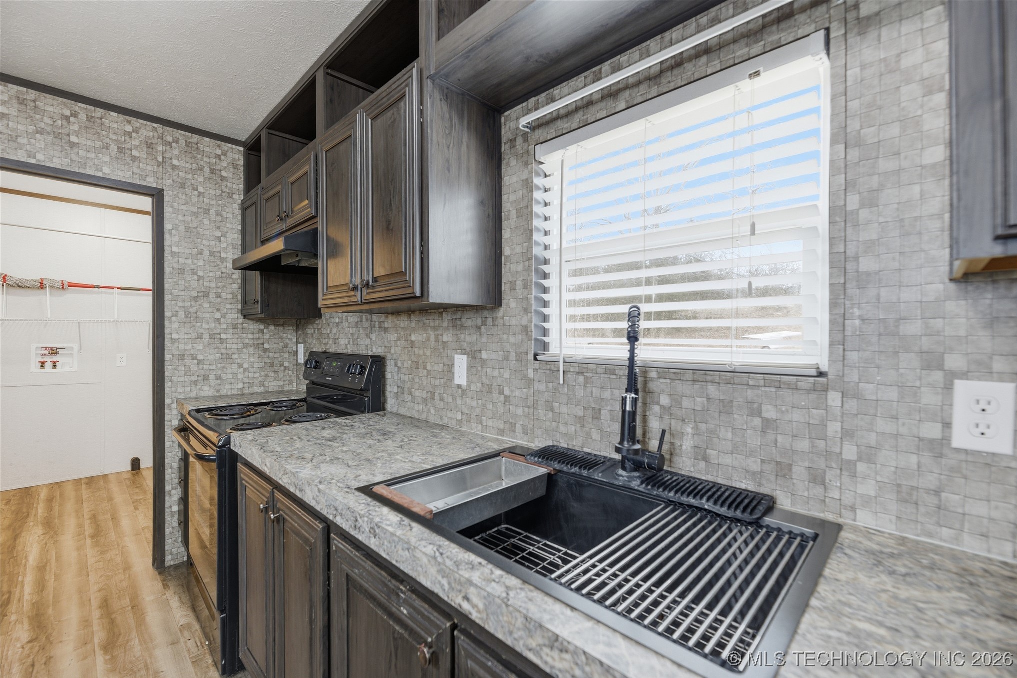 961 Terrace Drive Property Photo 8