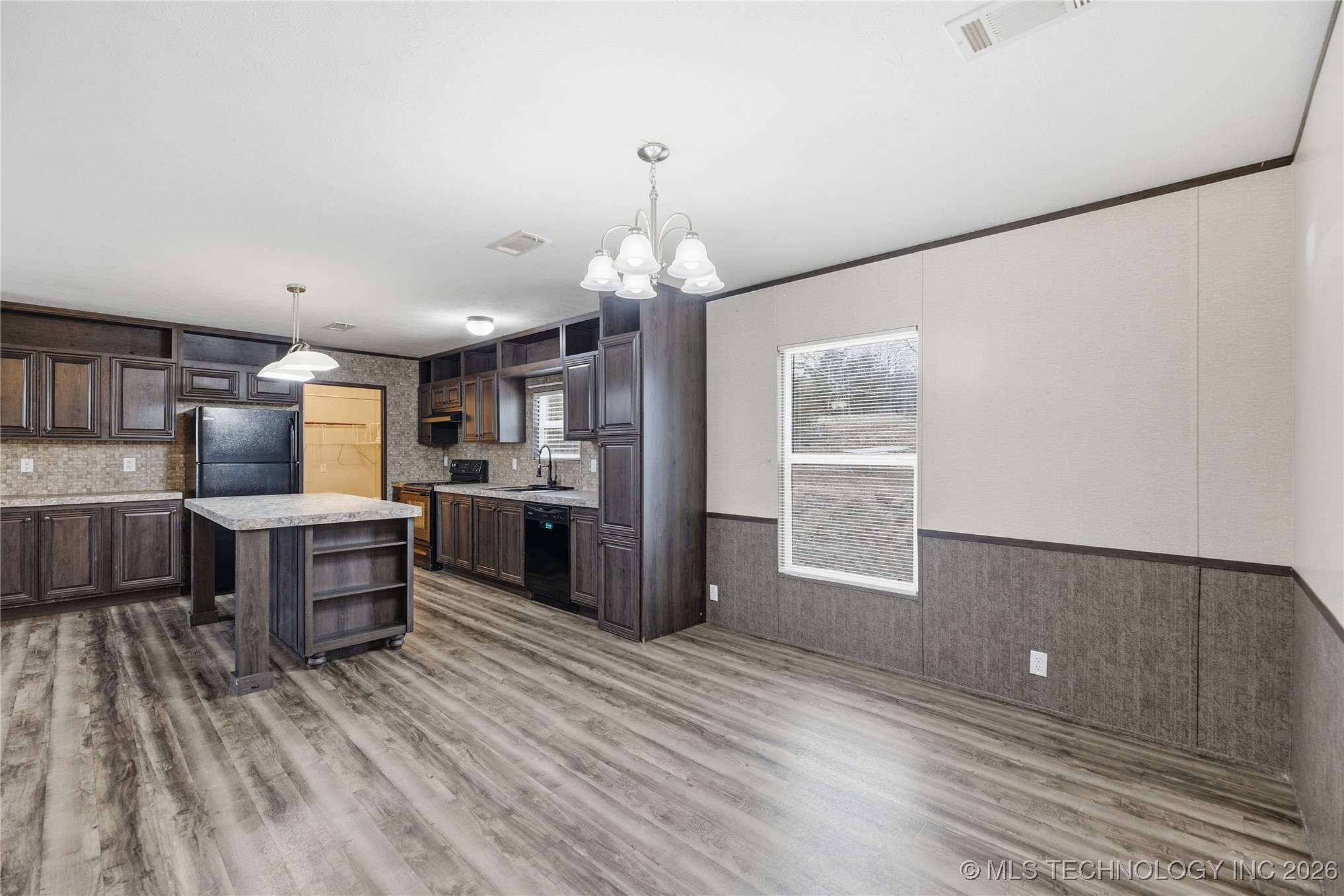 961 Terrace Drive Property Photo 11