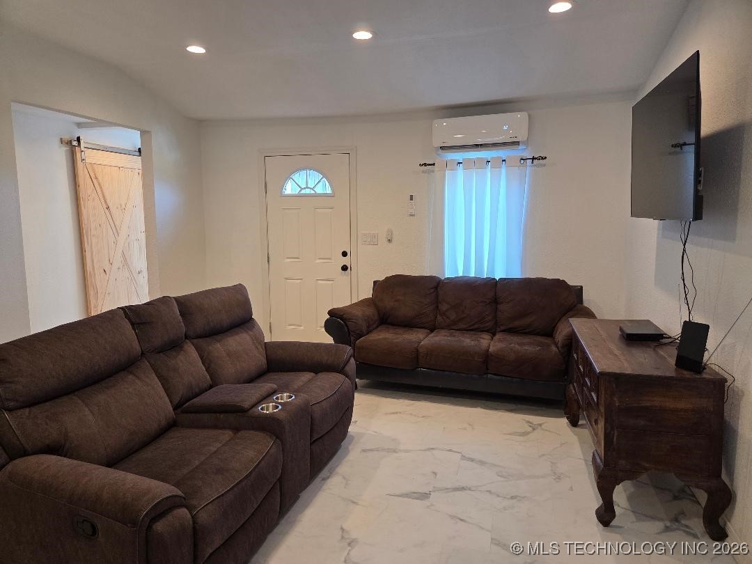 802 W Adams Avenue Property Photo 4