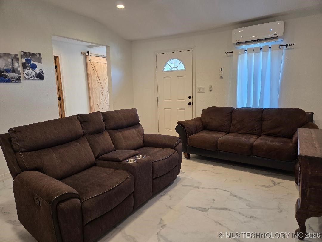 802 W Adams Avenue Property Photo 5