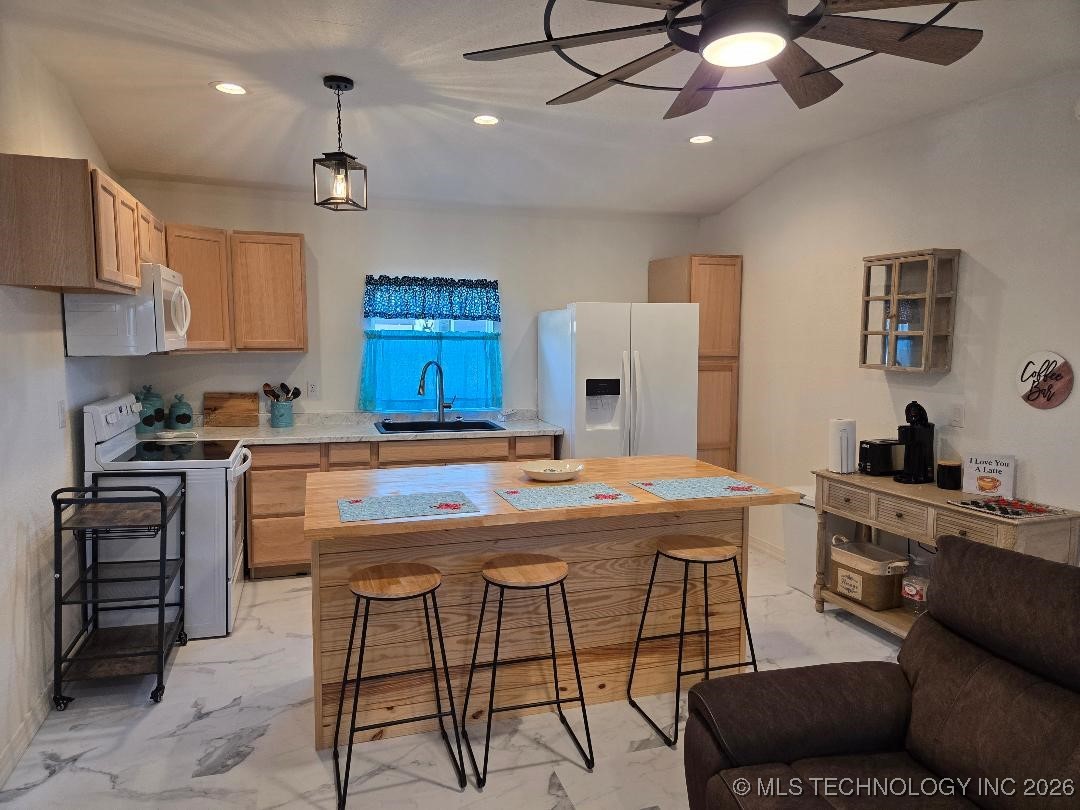 802 W Adams Avenue Property Photo 8