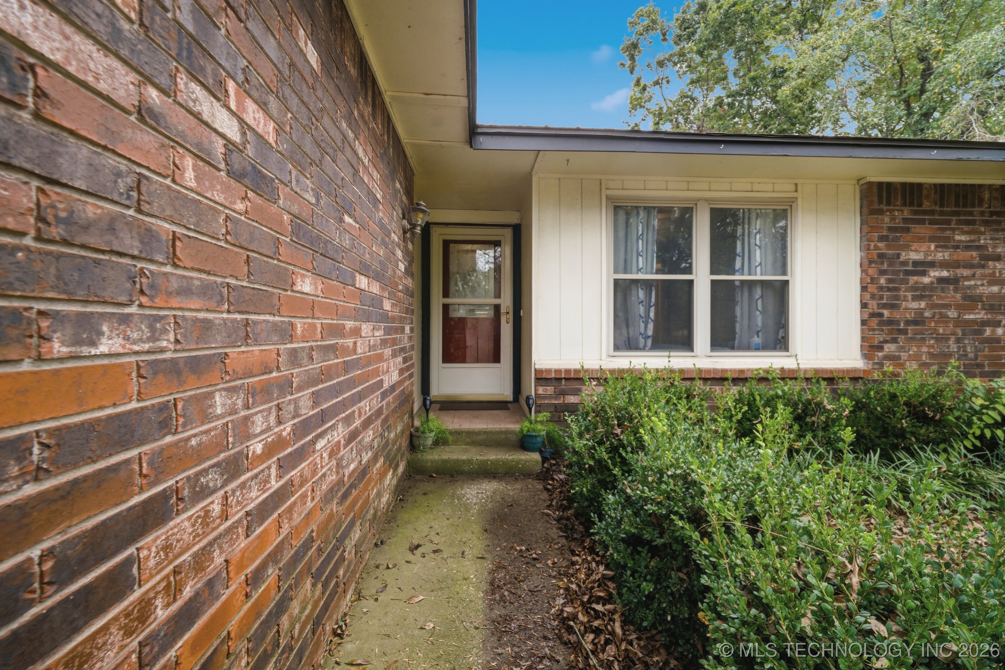 711 W 29th Street Property Photo 3