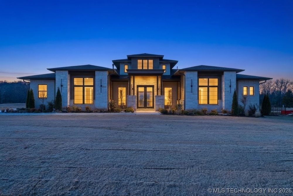 15240 S 27th East Avenue Property Photo 1