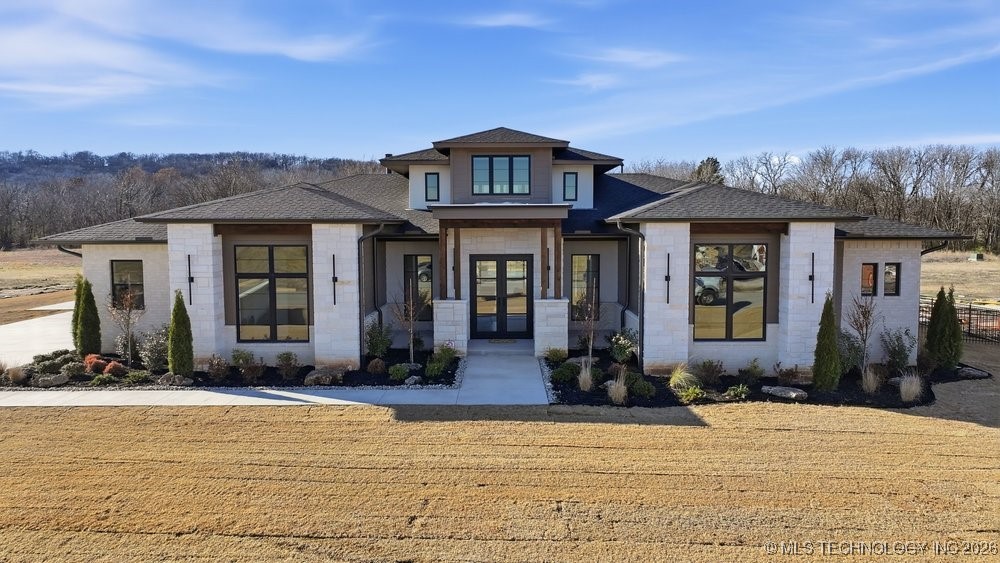 15240 S 27th East Avenue Property Photo 4