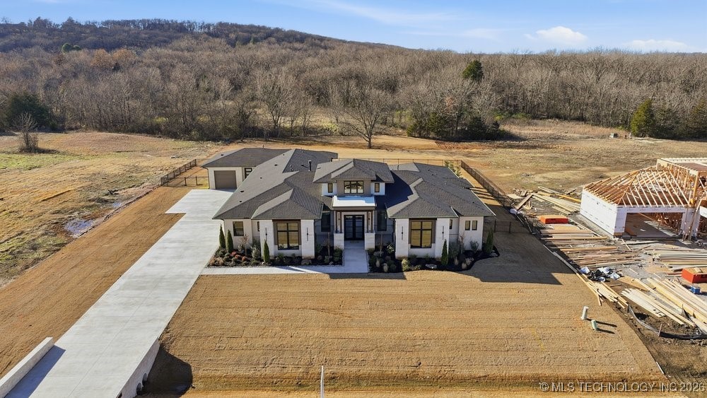 15240 S 27th East Avenue Property Photo 5