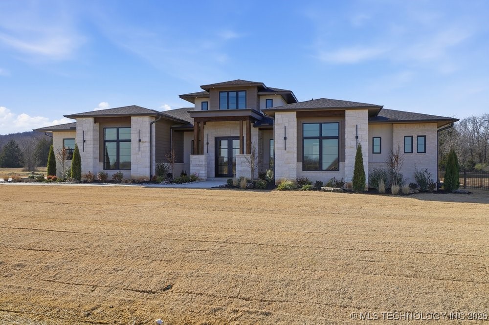 15240 S 27th East Avenue Property Photo 9