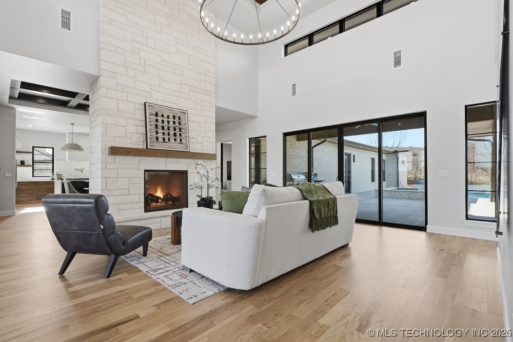 15240 S 27th East Avenue Property Photo 14