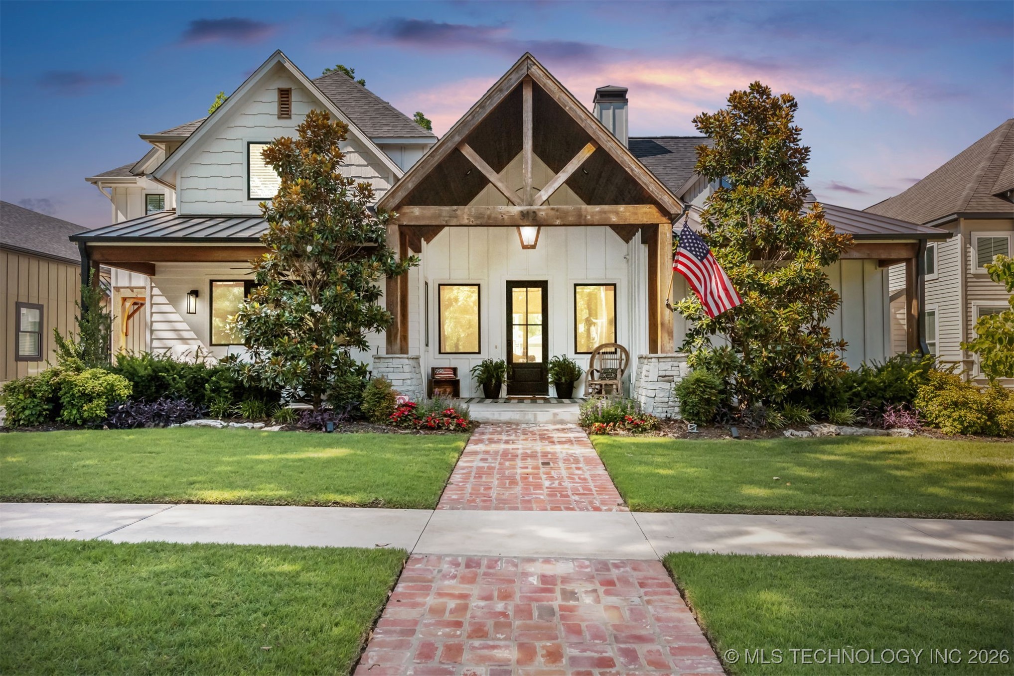 312 E Dallas Street Property Photo 1