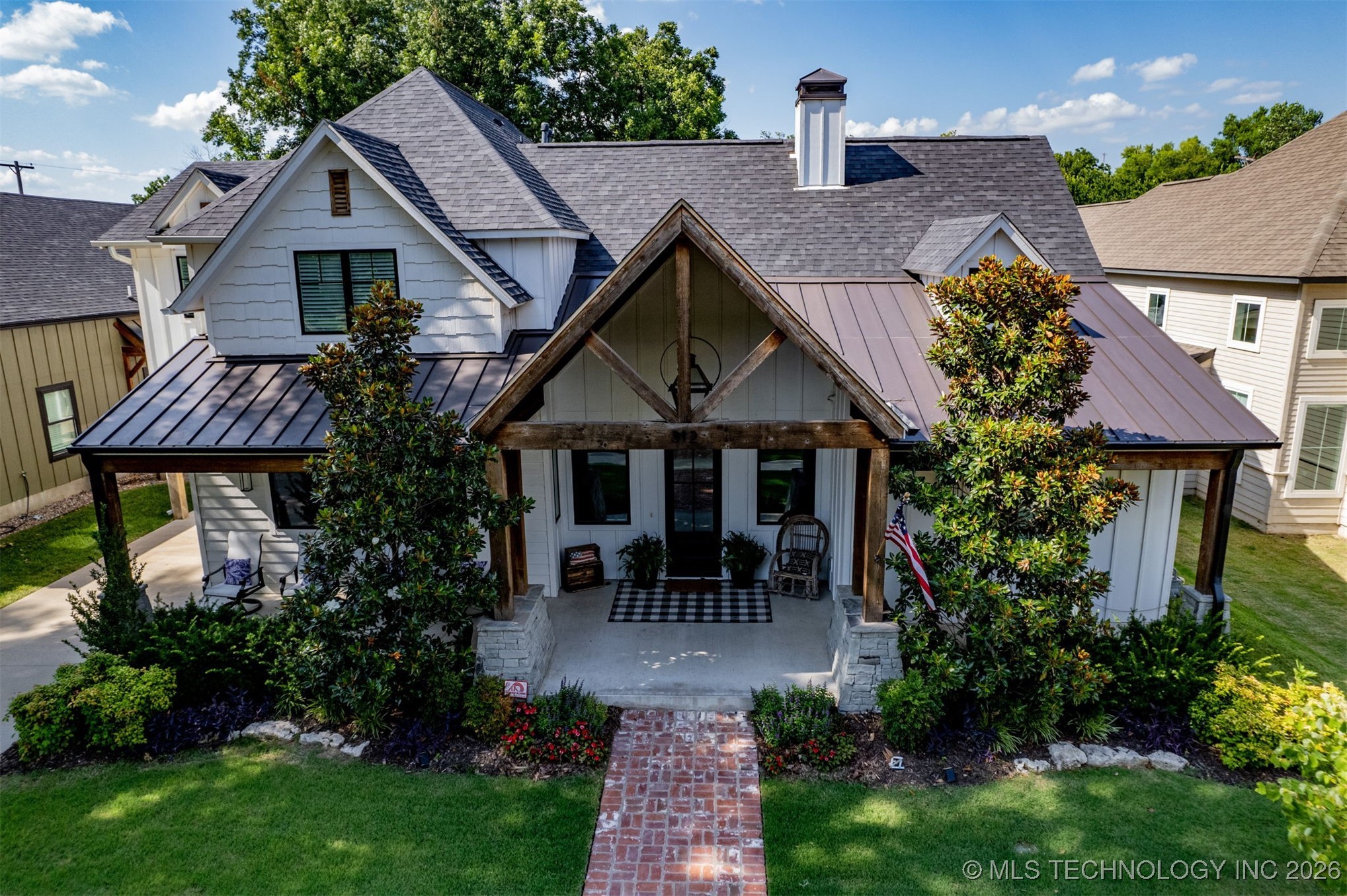 312 E Dallas Street Property Photo 5