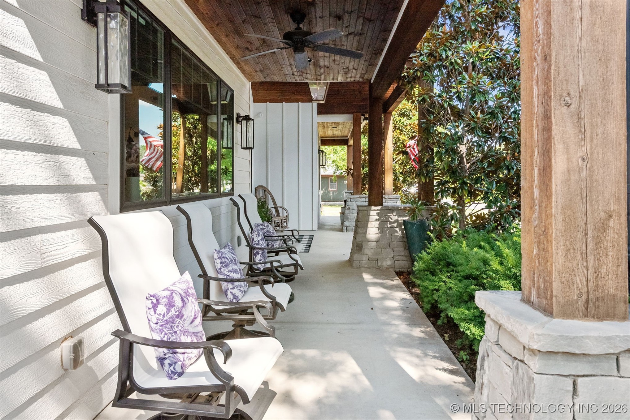 312 E Dallas Street Property Photo 7