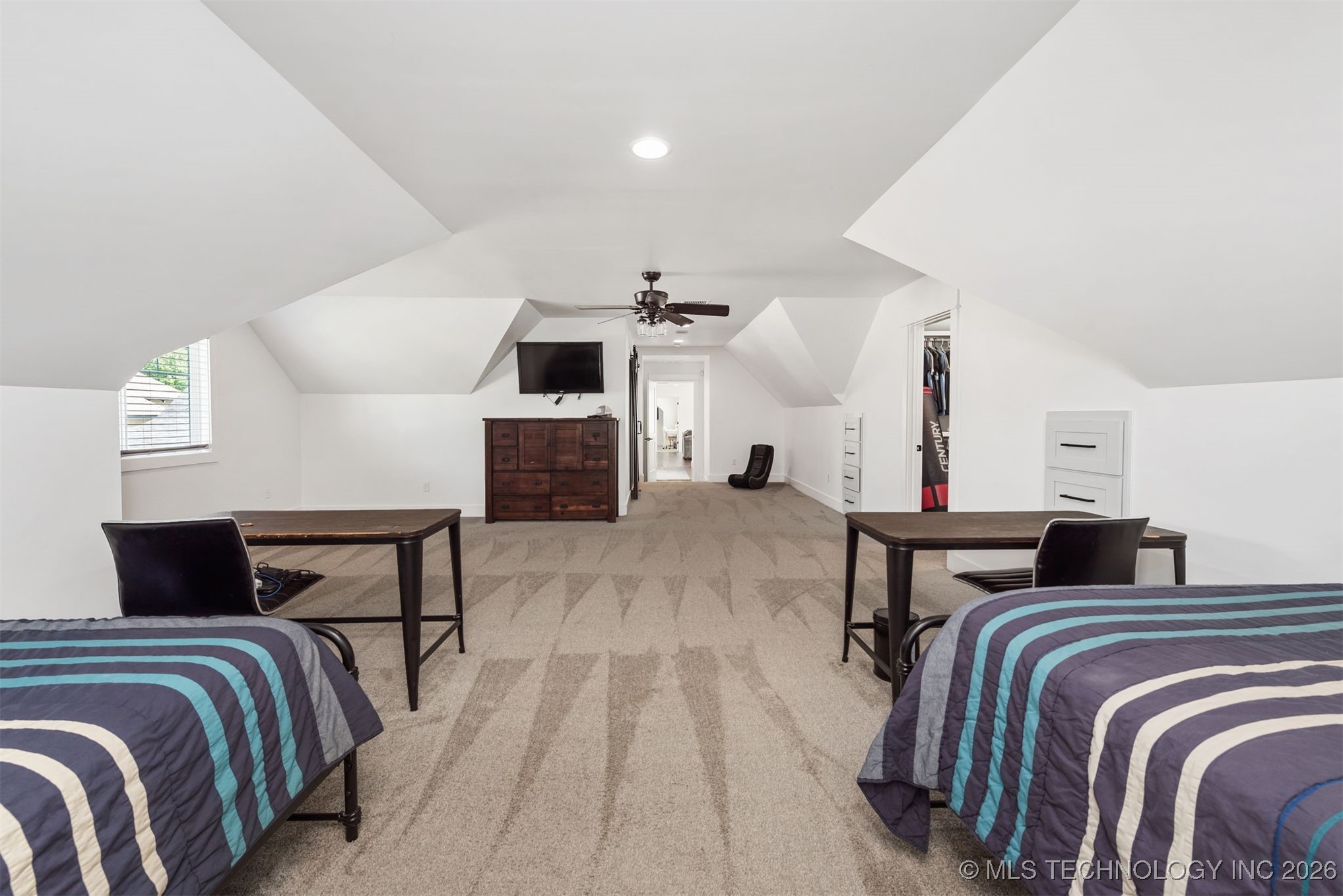 312 E Dallas Street Property Photo 28