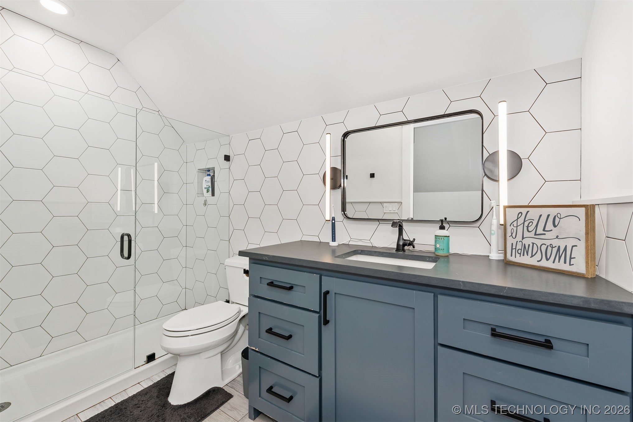 312 E Dallas Street Property Photo 30