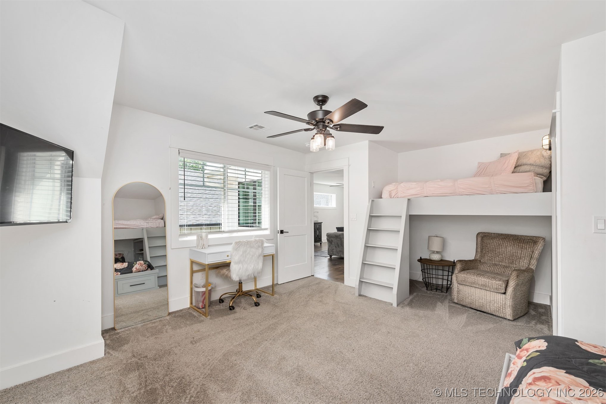 312 E Dallas Street Property Photo 32