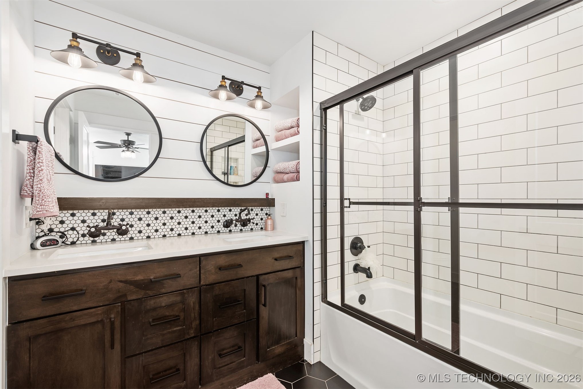 312 E Dallas Street Property Photo 34