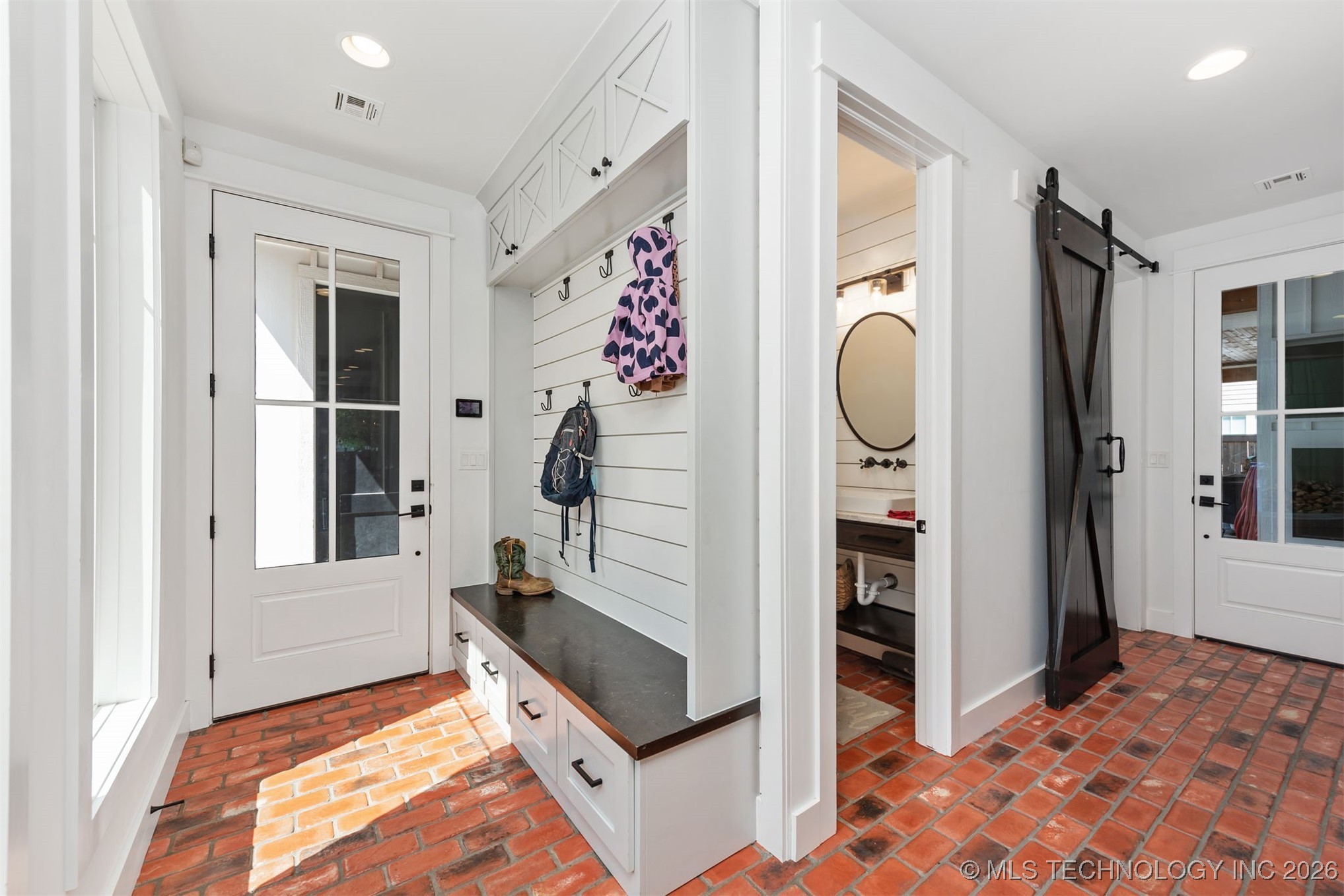 312 E Dallas Street Property Photo 36