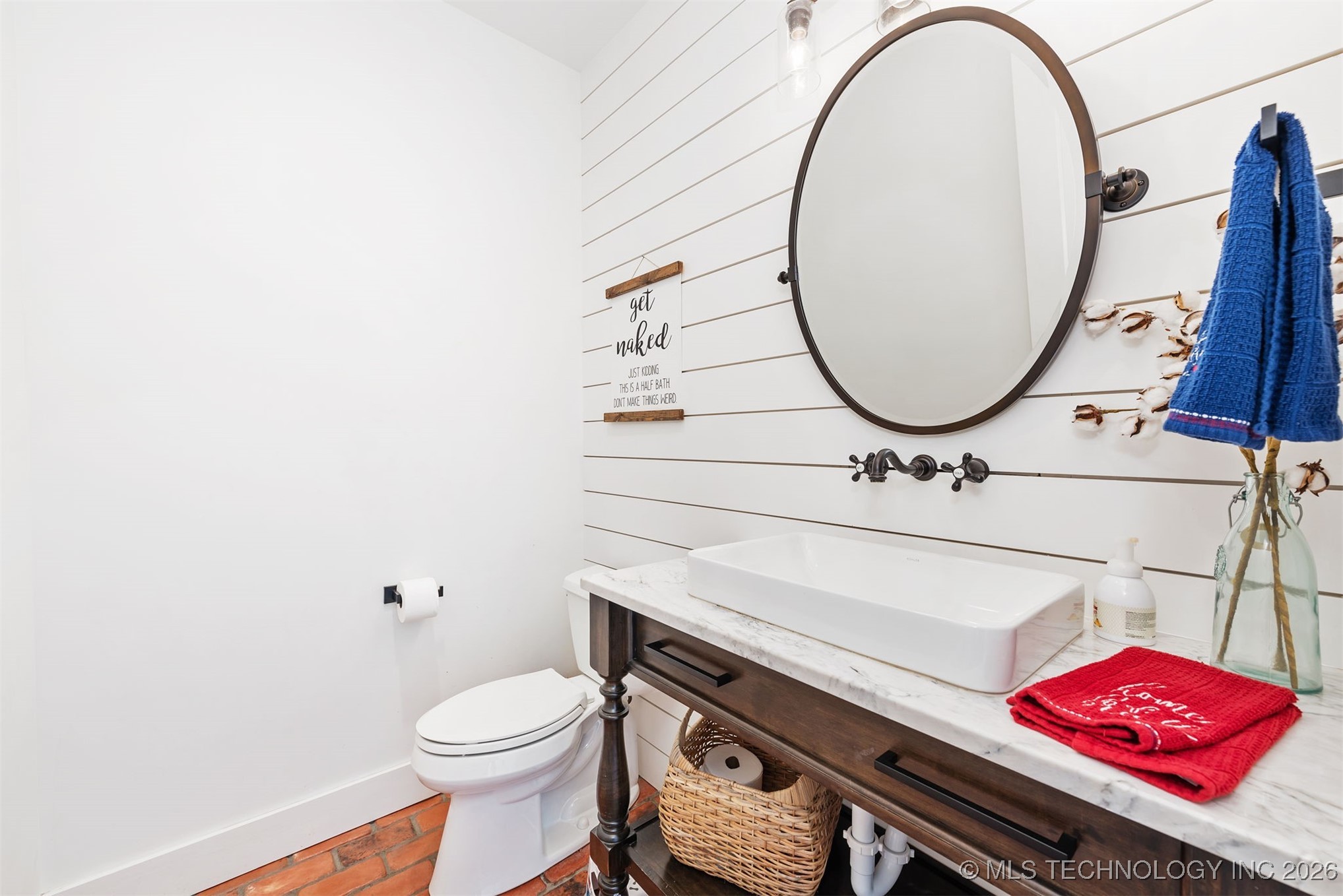 312 E Dallas Street Property Photo 37