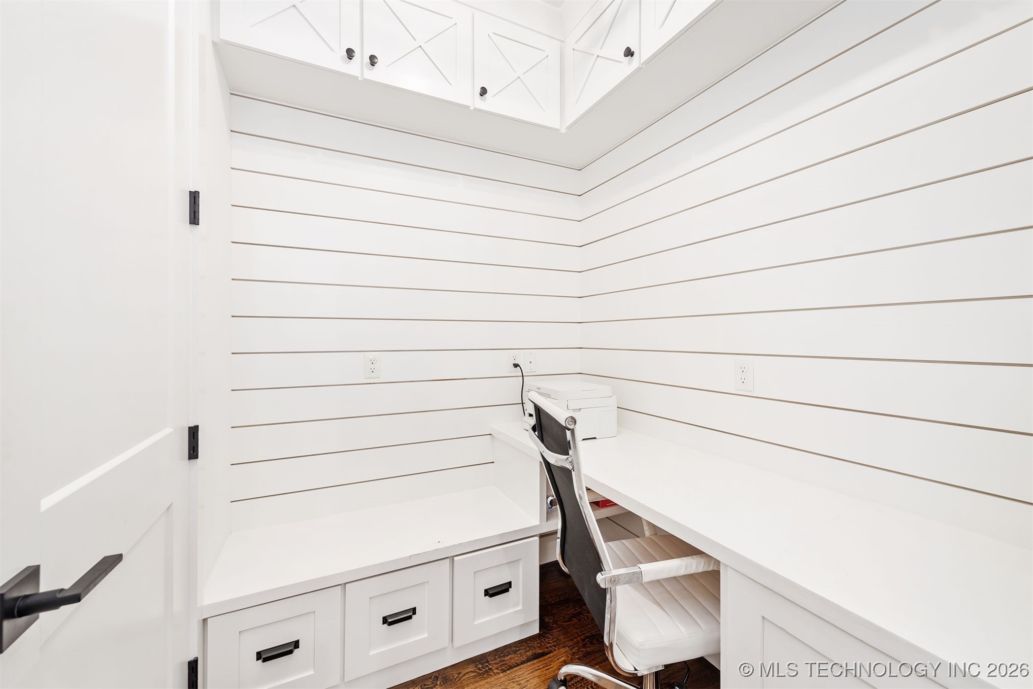 312 E Dallas Street Property Photo 39