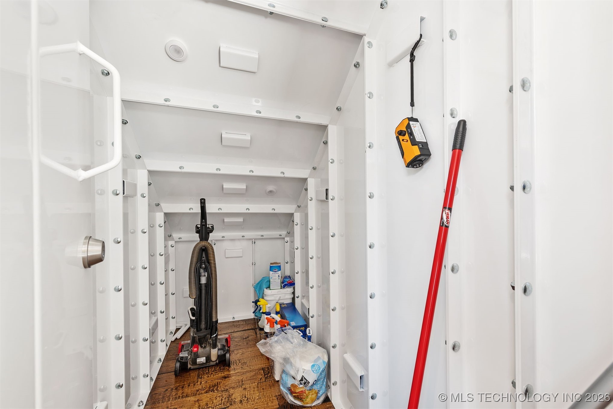 312 E Dallas Street Property Photo 40