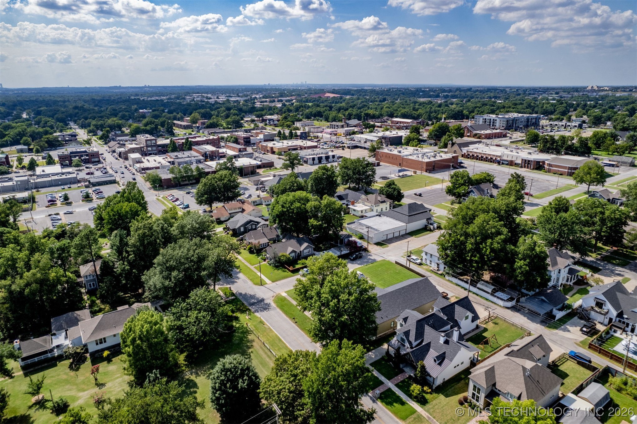 312 E Dallas Street Property Photo 47