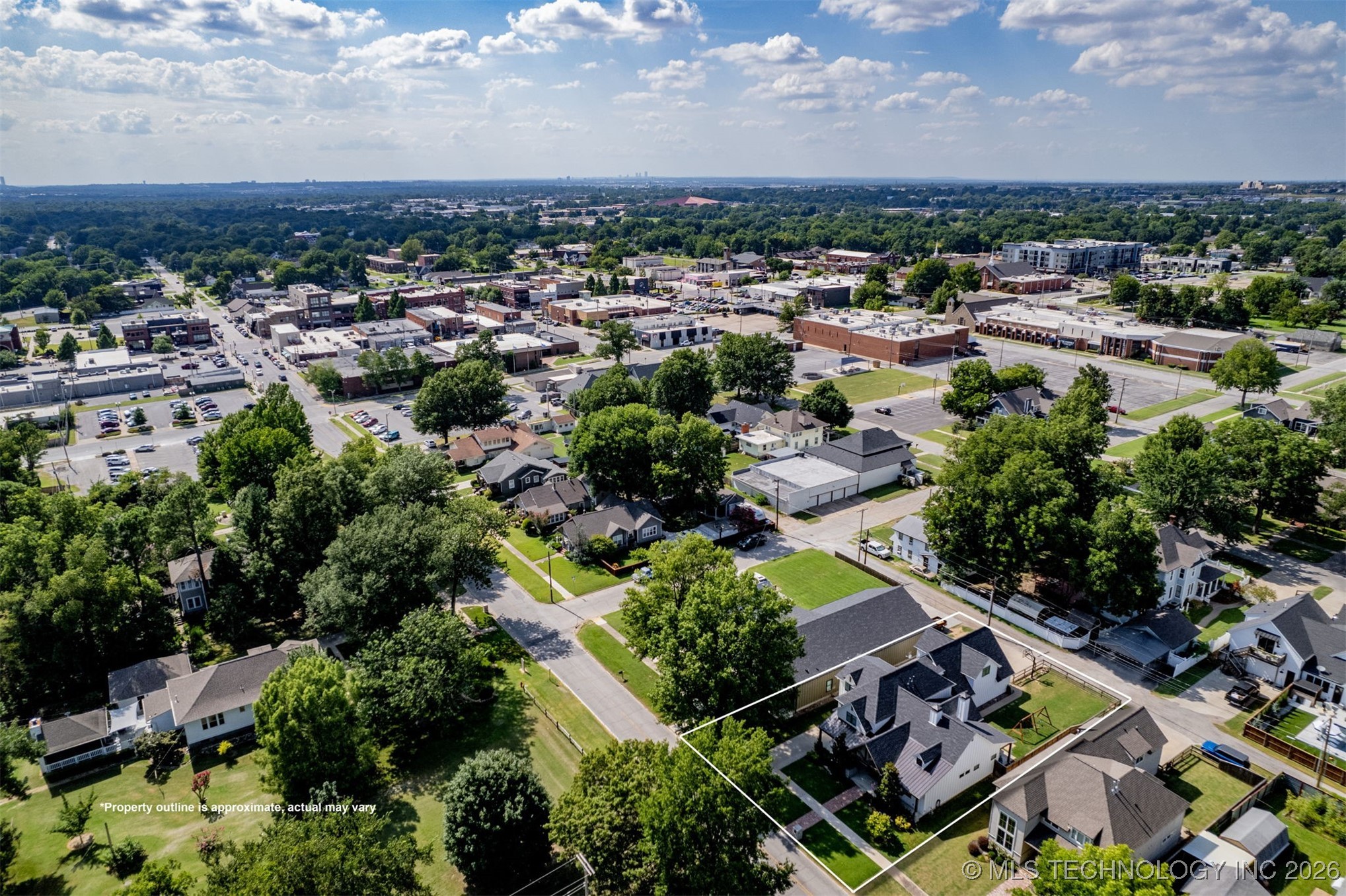 312 E Dallas Street Property Photo 48