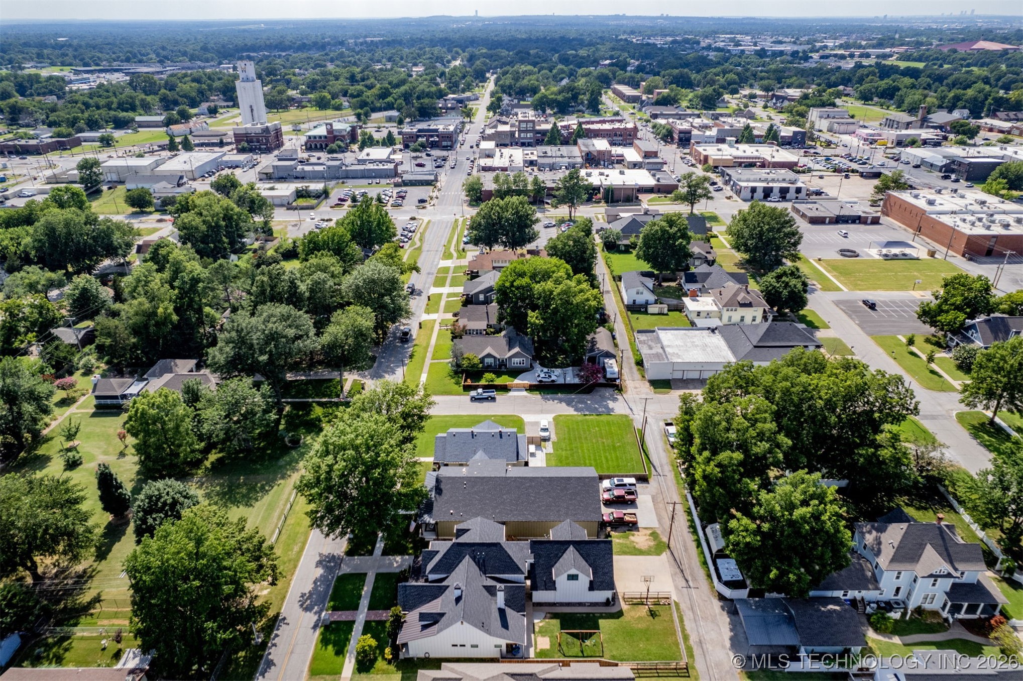 312 E Dallas Street Property Photo 49